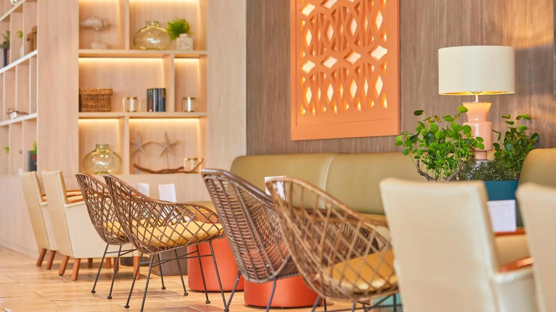 **** Hotel apartamentowy Zafiro Can Picafort Hiszpania